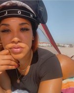 Candice patton (21).jpg